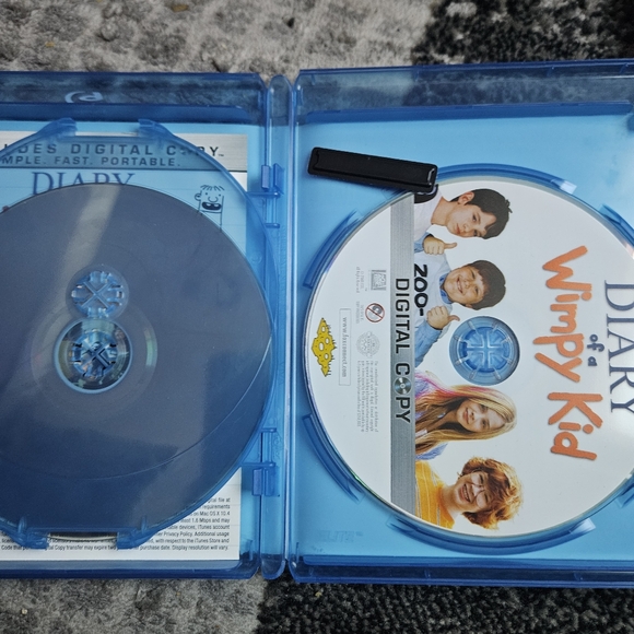 Diary of a Wimpy Kid Blu-Ray ONLY $8/Each OR $6ea/4 or more Blu-Ray's - Picture 4 of 9